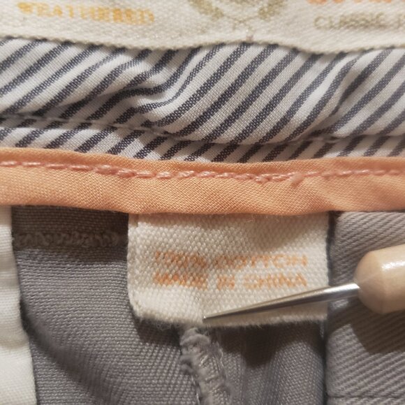 J.Crew Women's Classic Twill Weathered Broken-In Chino Shorts Lt. Grey Size 8 - Picture 7 of 7